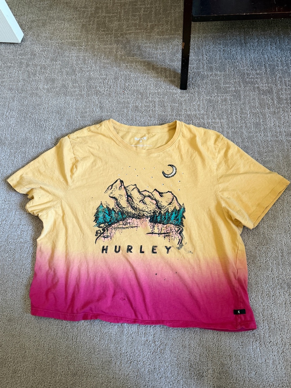 Hurley Yellow to Pink Ombré women’s Graphic cropped Tee